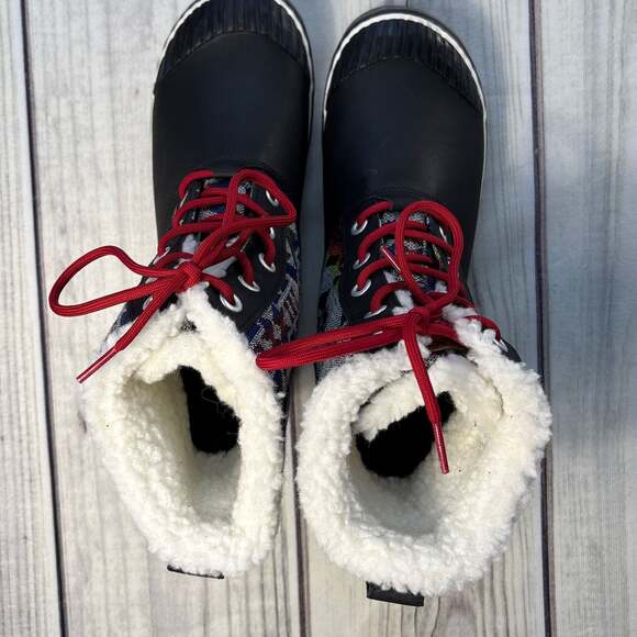 KEEN Outdoor Women's Elsa Duck Boots - Winter Rain Snow SZ 9 Like New! - Picture 2 of 10